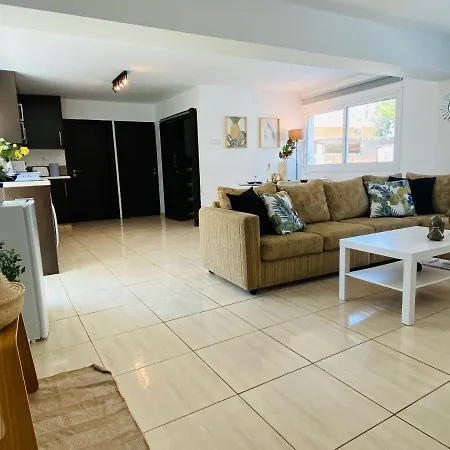 Serena's 2-br In