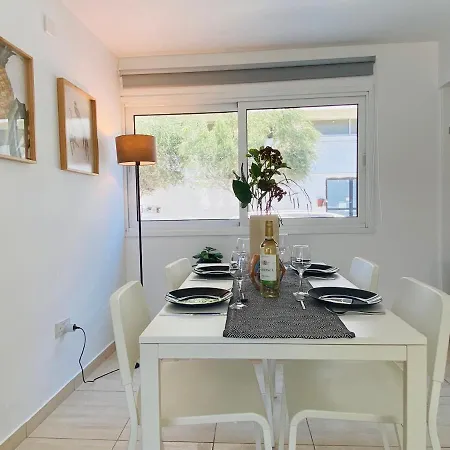Serena's 2-br In Apartman Lárnaka