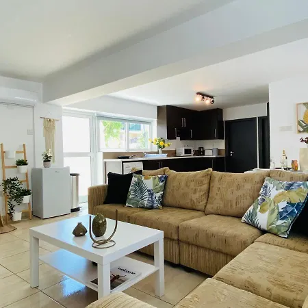 Serena's 2-br In