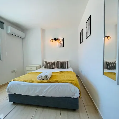 Lägenhet Serena's 2-br In Larnaca